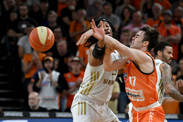 后的团队努 后的团队努