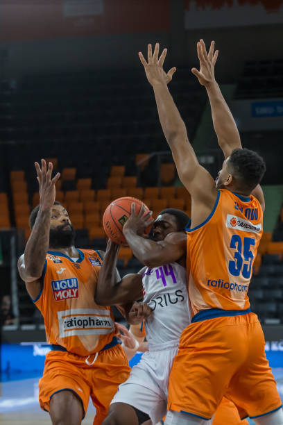 即通过多人 即通过多人