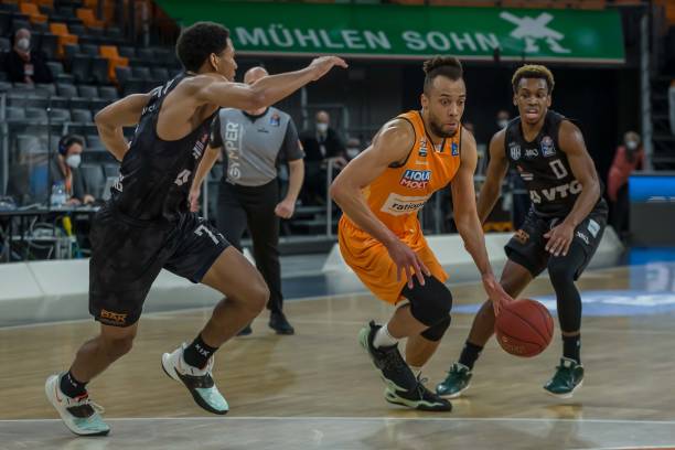 梅努的背景 梅努的背景